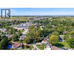 7 Lawson DRIVE - 46