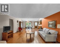 7 Lawson DRIVE - 8