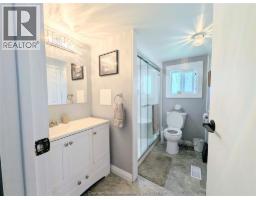 90 ESSEX COURT - 14
