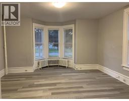102 Wellington STREET East - 11