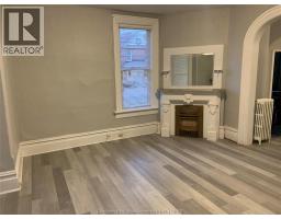 102 Wellington STREET East - 12