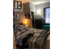 102 Wellington STREET East - 24