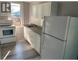 102 Wellington STREET East - 28