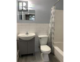 102 Wellington STREET East - 29