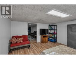 11 Highland DRIVE - 25