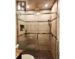 349 Catherine STREET - 18