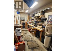 349 Catherine STREET - 23