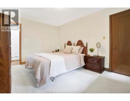 860 Charing Cross ROAD - 34