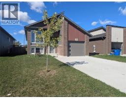 142 Moonstone CRESCENT - 1