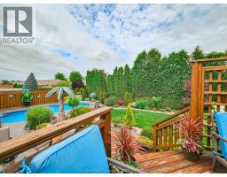 645 McNaughton AVENUE West - 14