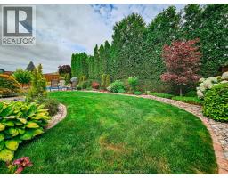 645 McNaughton AVENUE West - 18