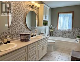 645 McNaughton AVENUE West - 30