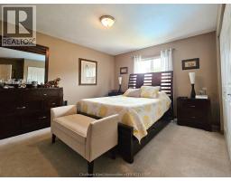 645 McNaughton AVENUE West - 32