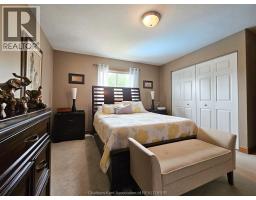 645 McNaughton AVENUE West - 33