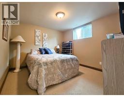 645 McNaughton AVENUE West - 40