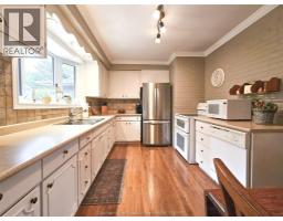 85 LYNNWOOD AVENUE - 9