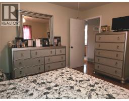 15 MONARCH DRIVE - 21