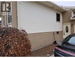 15 MONARCH DRIVE - 26