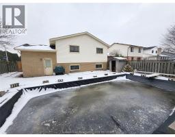 15 MONARCH DRIVE - 28