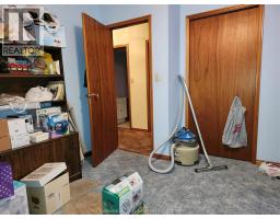 15 MONARCH DRIVE - 30