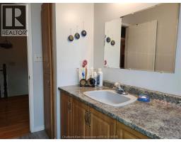 15 MONARCH DRIVE - 33