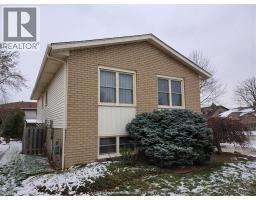 15 MONARCH DRIVE - 42