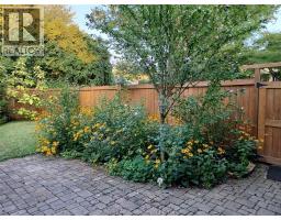 3 Lansdowne AVENUE - 47