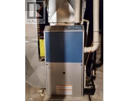 3 Lansdowne AVENUE - 48