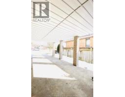 622 Sandra CRESCENT - 35