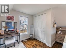 404 AGNES STREET - 20