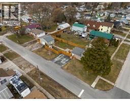 404 AGNES STREET - 37