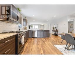 199 MOONSTONE CRESCENT - 12