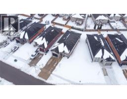 199 MOONSTONE CRESCENT - 39