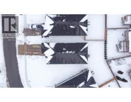 199 MOONSTONE CRESCENT - 40