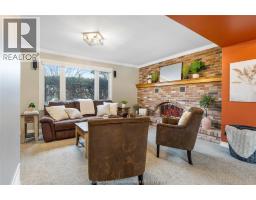 39 PARKWOOD DRIVE - 14