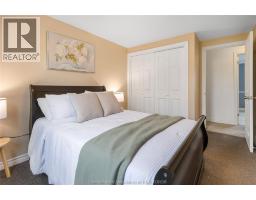 39 PARKWOOD DRIVE - 21