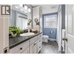 39 PARKWOOD DRIVE - 24