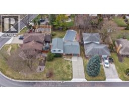 39 PARKWOOD DRIVE - 44