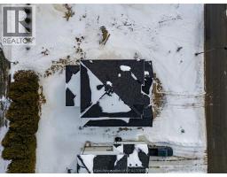 95 Rosewood CRESCENT - 40