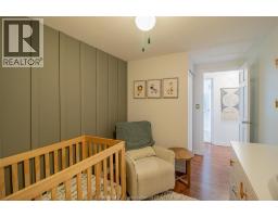 28 Timothy CRESCENT - 12