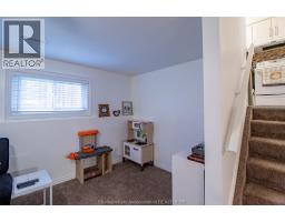 28 Timothy CRESCENT - 18