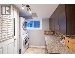 28 Timothy CRESCENT - 23