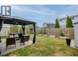 28 Timothy CRESCENT - 24