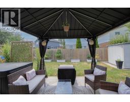 28 Timothy CRESCENT - 25