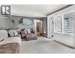 12 ACADEMY CRESCENT - 18