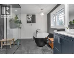 12 ACADEMY CRESCENT - 25