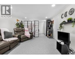 12 ACADEMY CRESCENT - 35