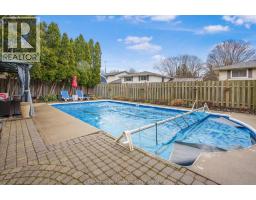 12 ACADEMY CRESCENT - 40