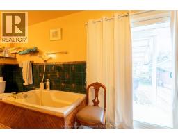 16 ARTHUR DRIVE - 28