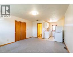 16 ARTHUR DRIVE - 32